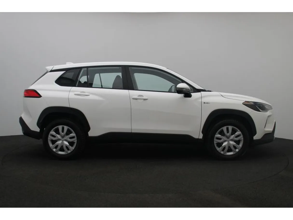 Car image 13