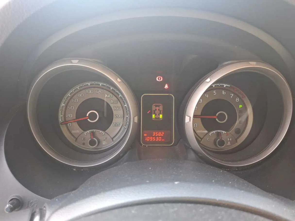 Car image 18
