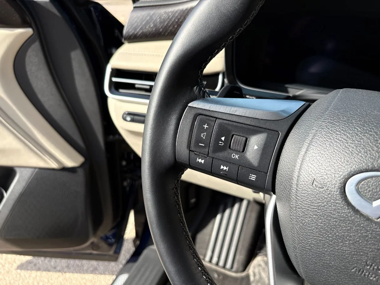 Car image 34