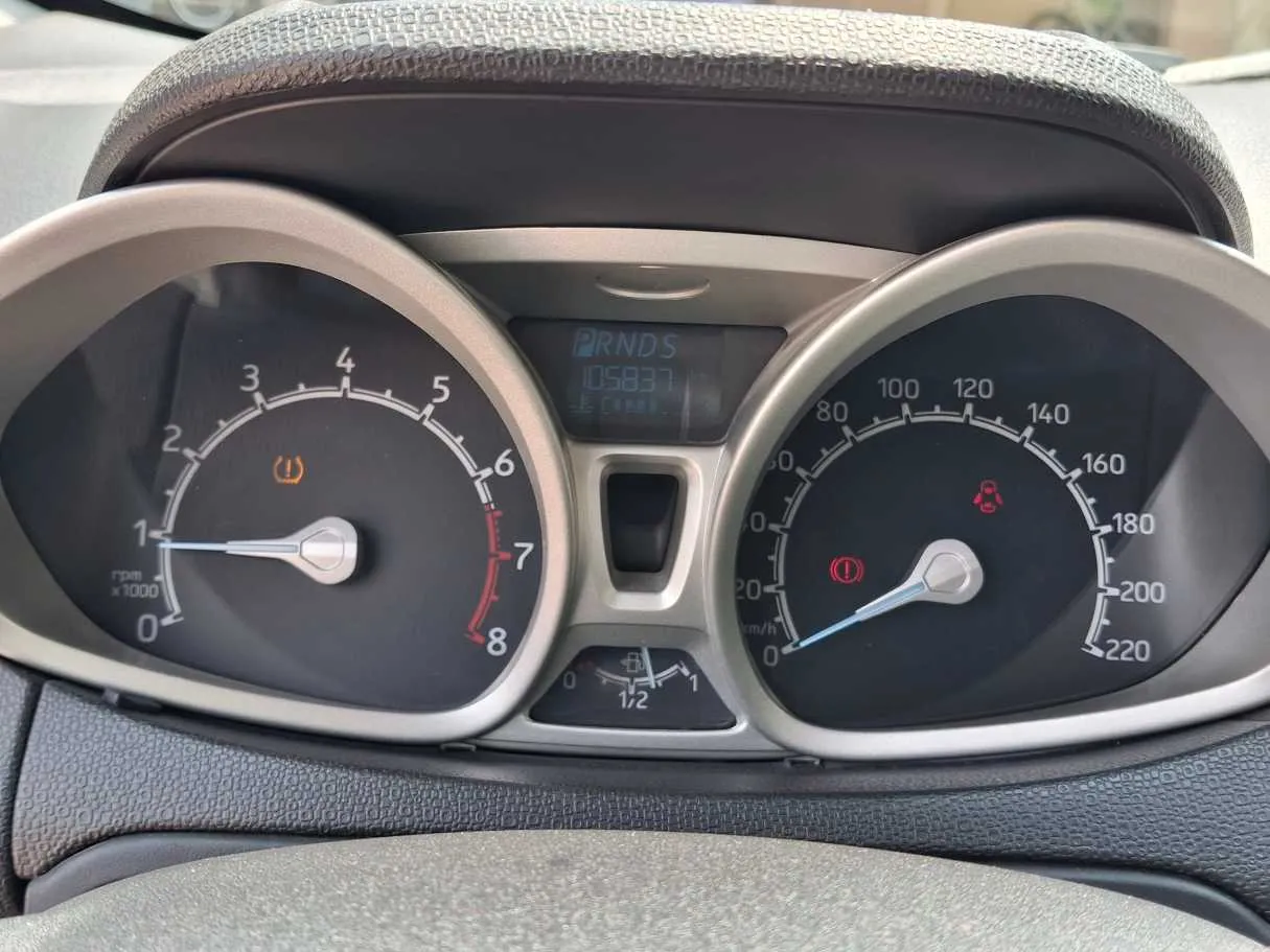 Car image 18
