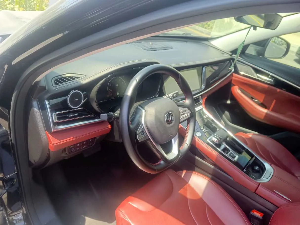Car image 13