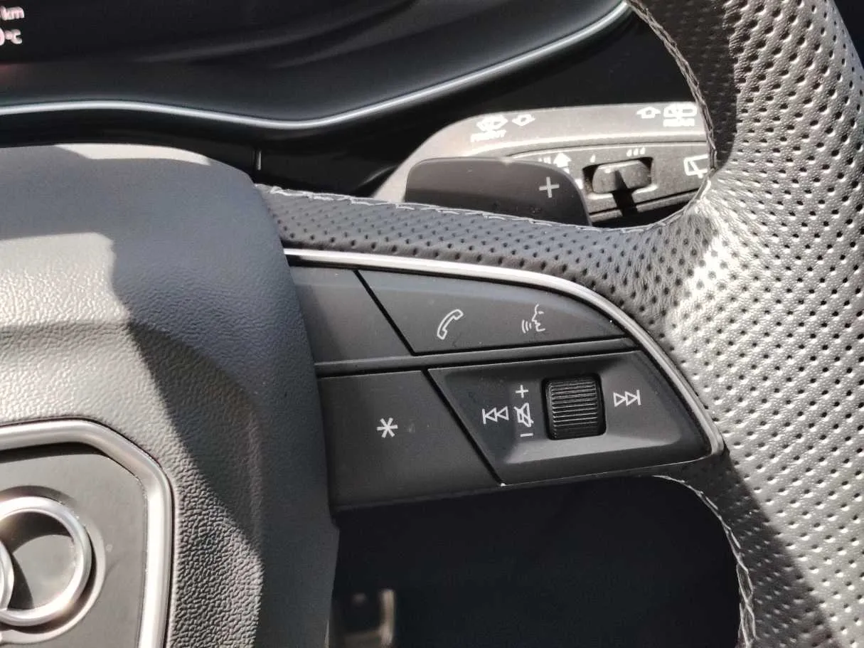 Car image 35