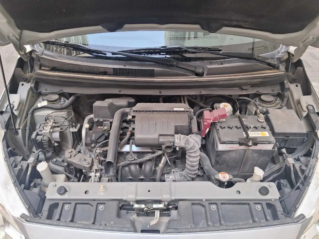 Car image 27