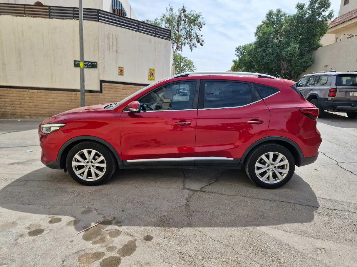Car image 8