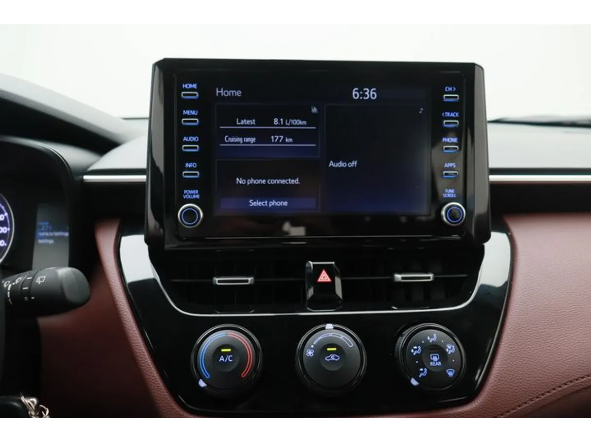 Car image 5