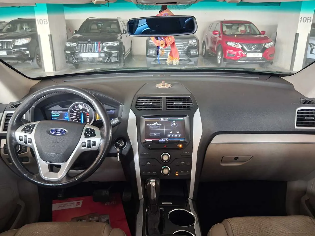 Car image 15