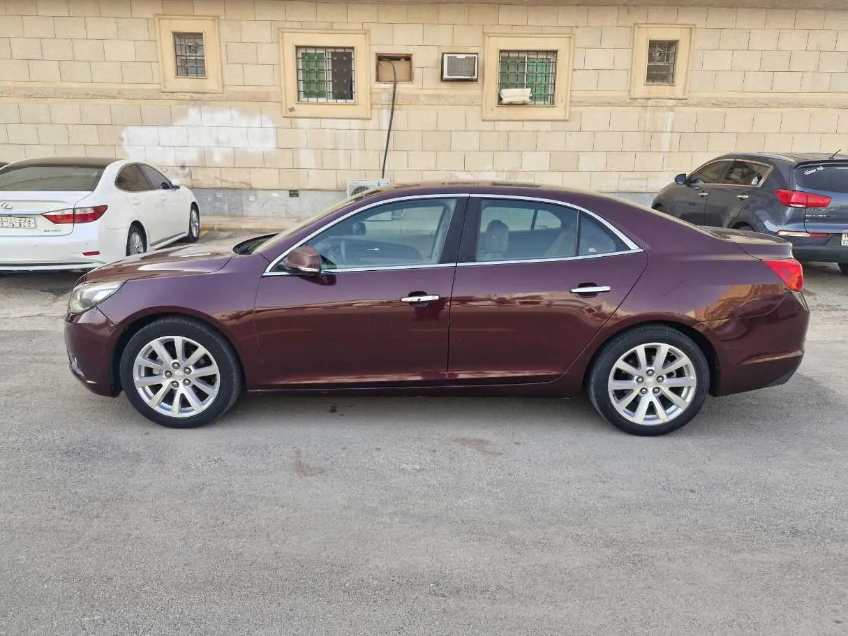 Car image 8