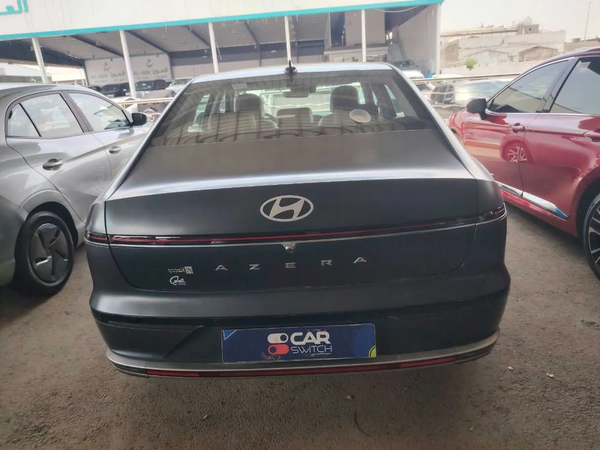 Car image 6