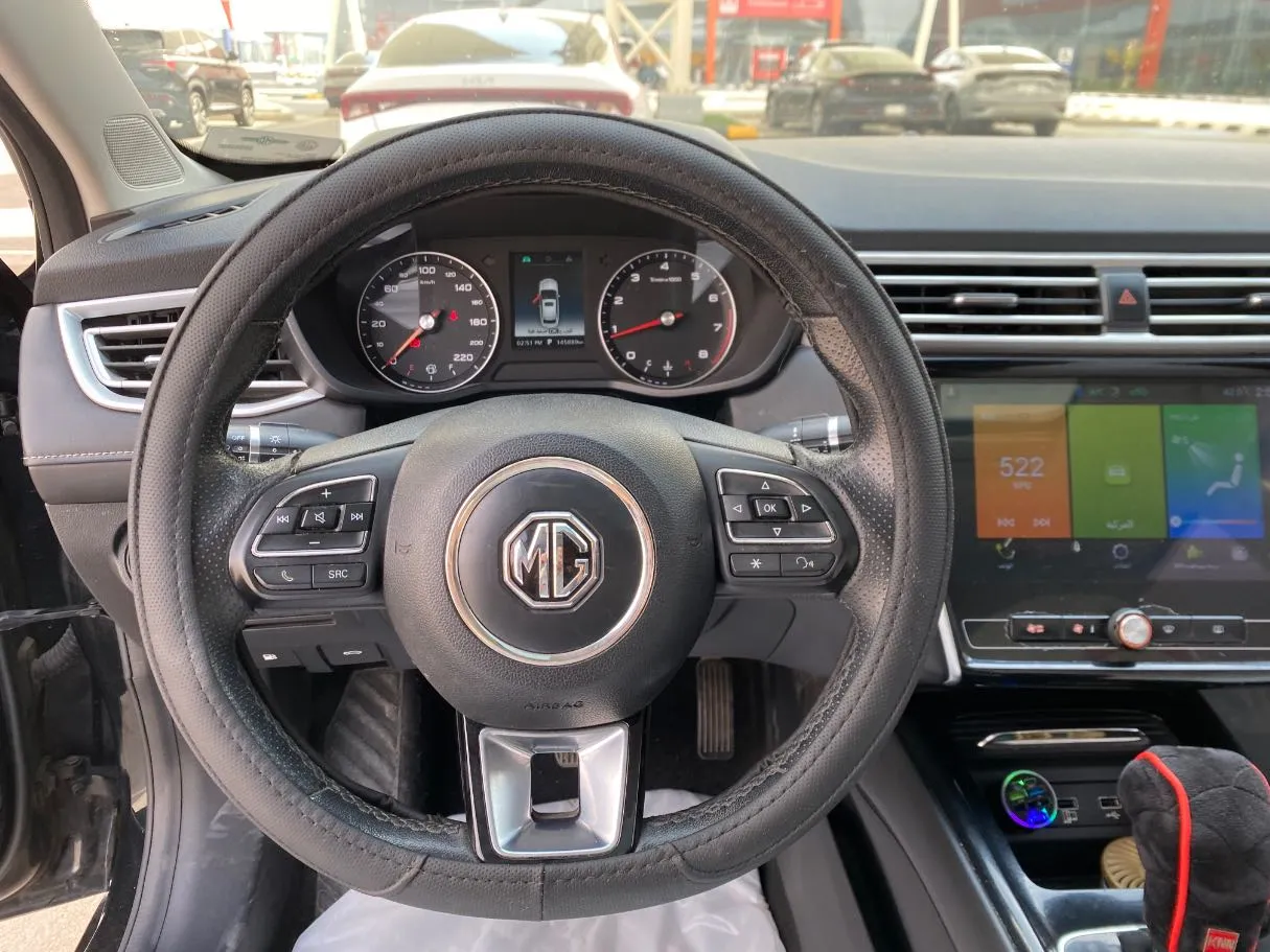 Car image 19