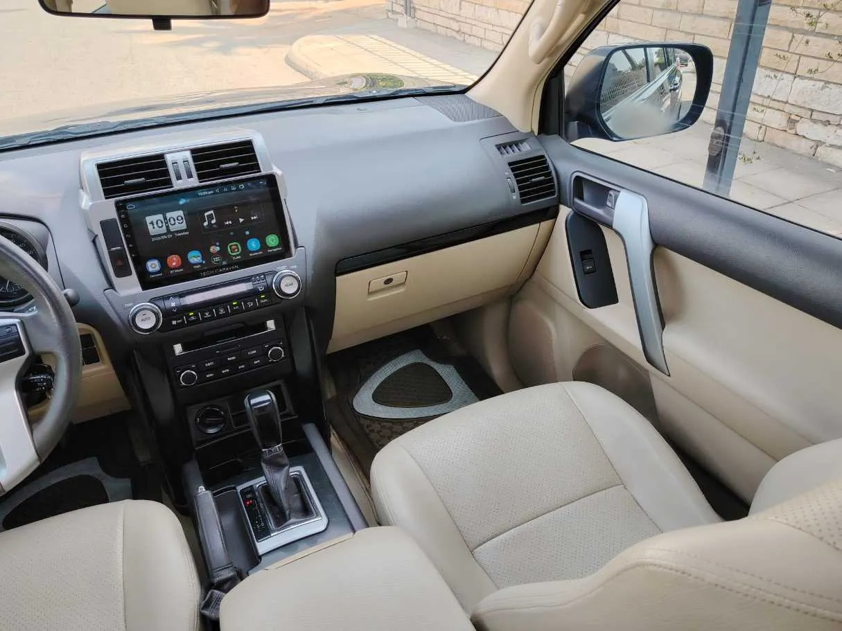 Car image 25