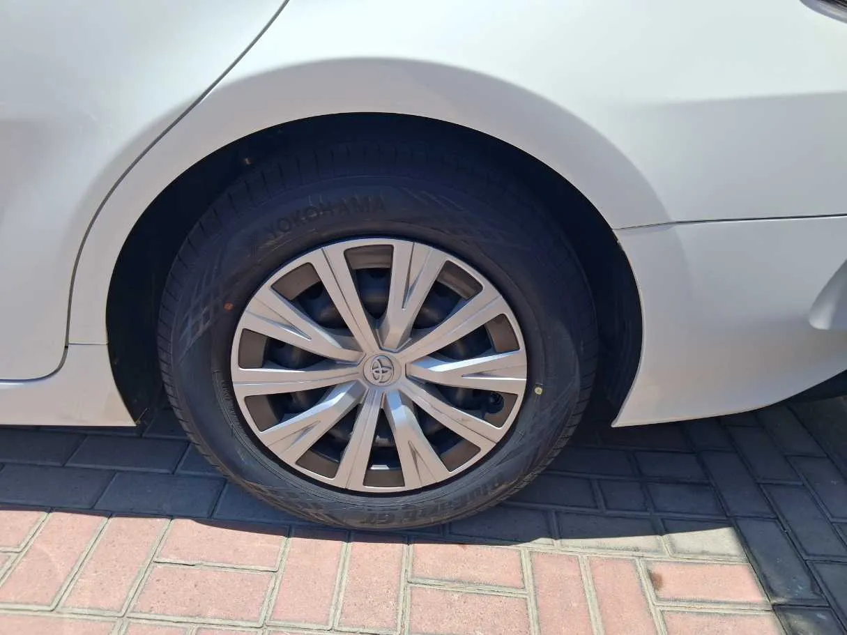 Car image 9