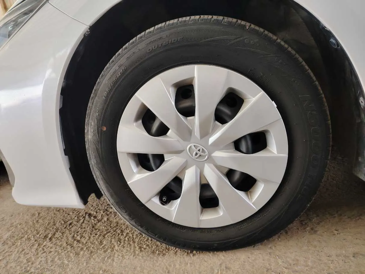 Car image 10