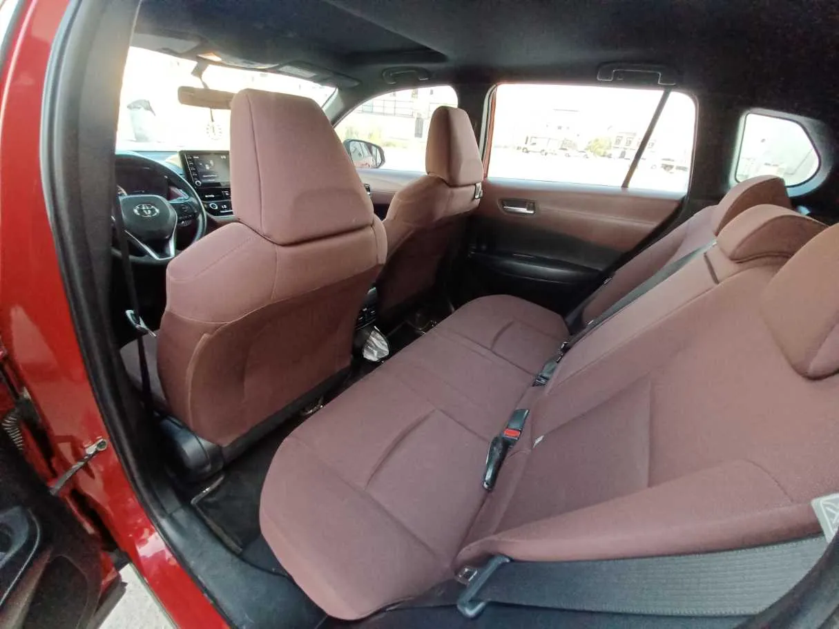 Car image 11