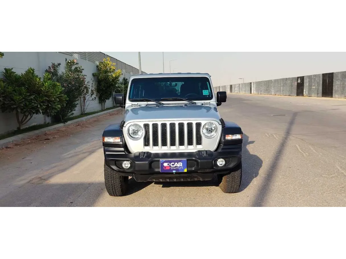 Car image 2