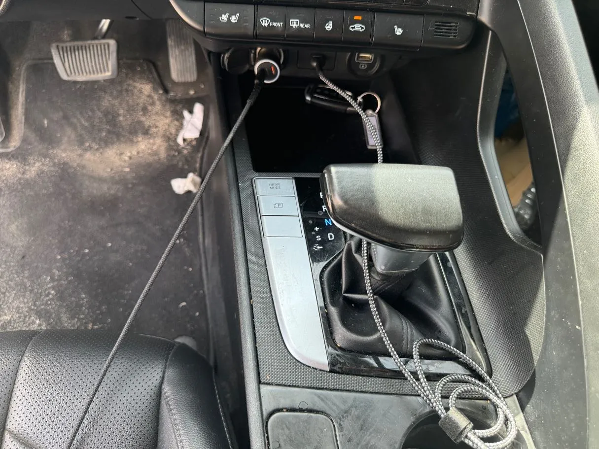 Car image 15