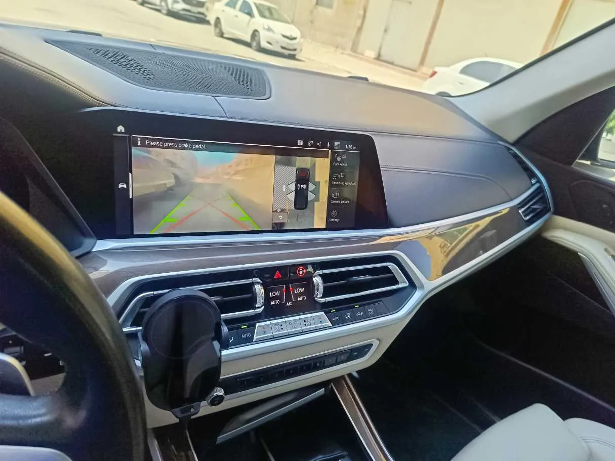 Car image 28