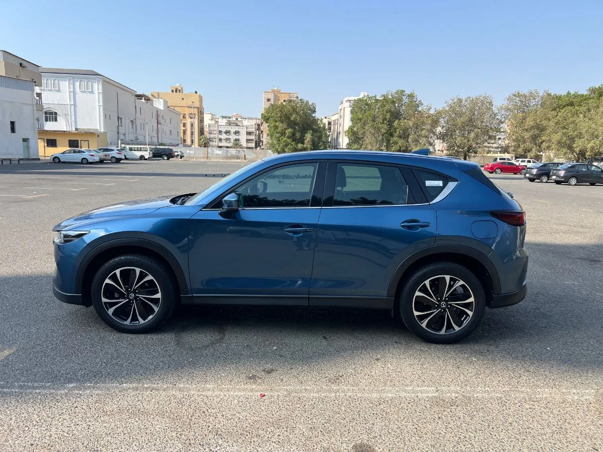 Car image 8