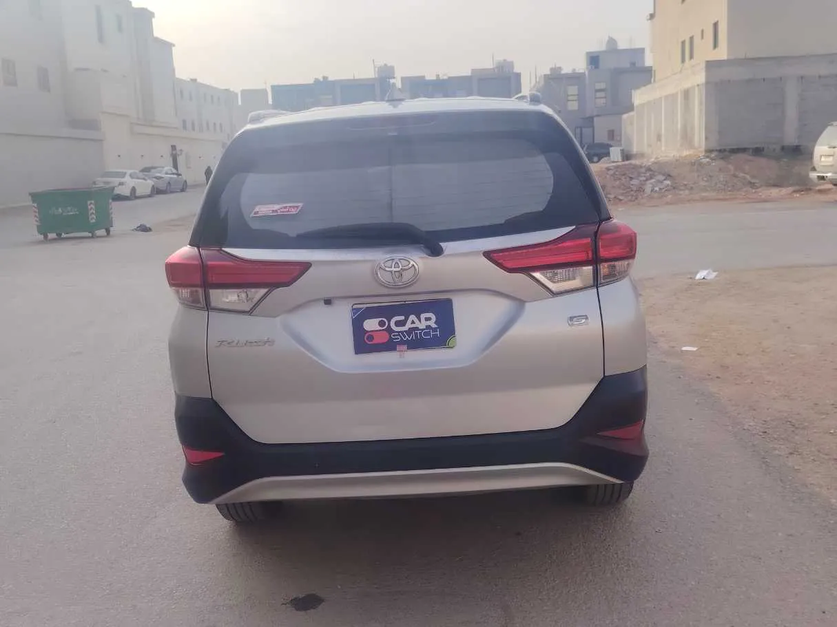 Car image 6