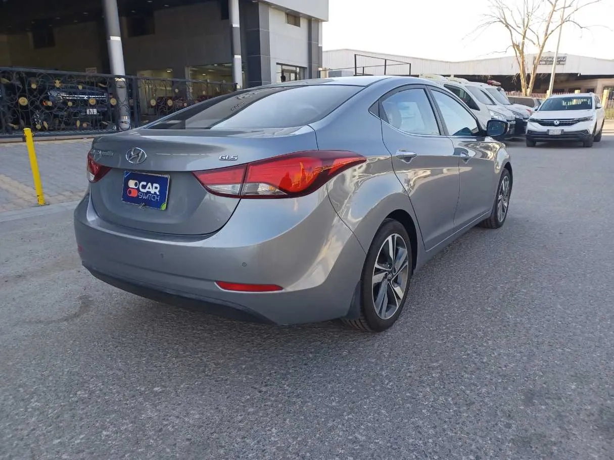 Car image 5
