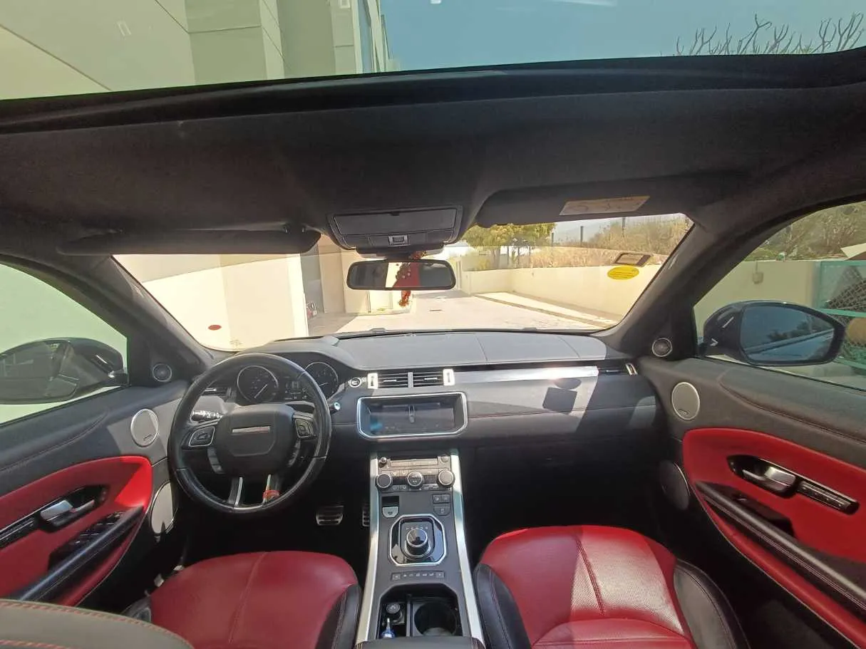 Car image 14