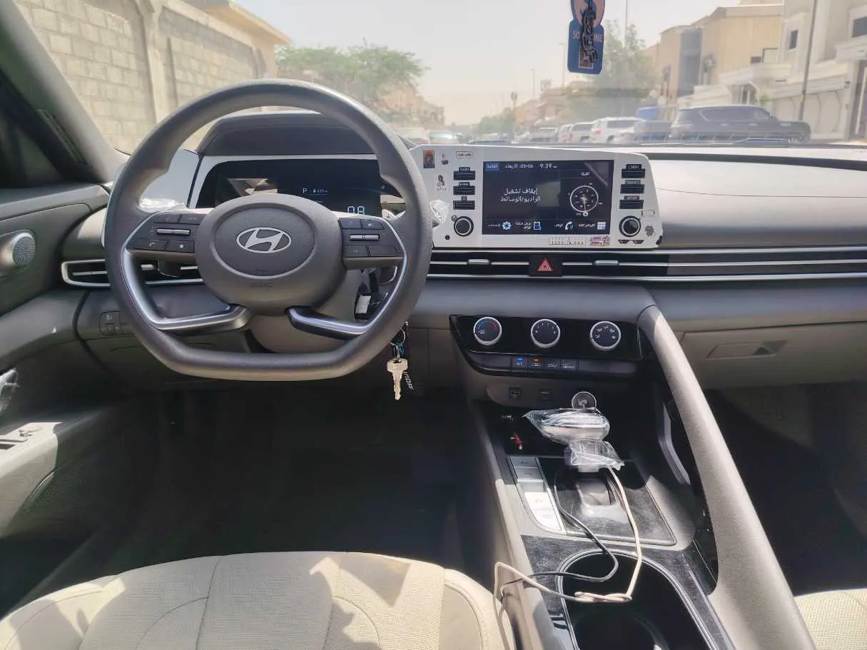 Car image 22