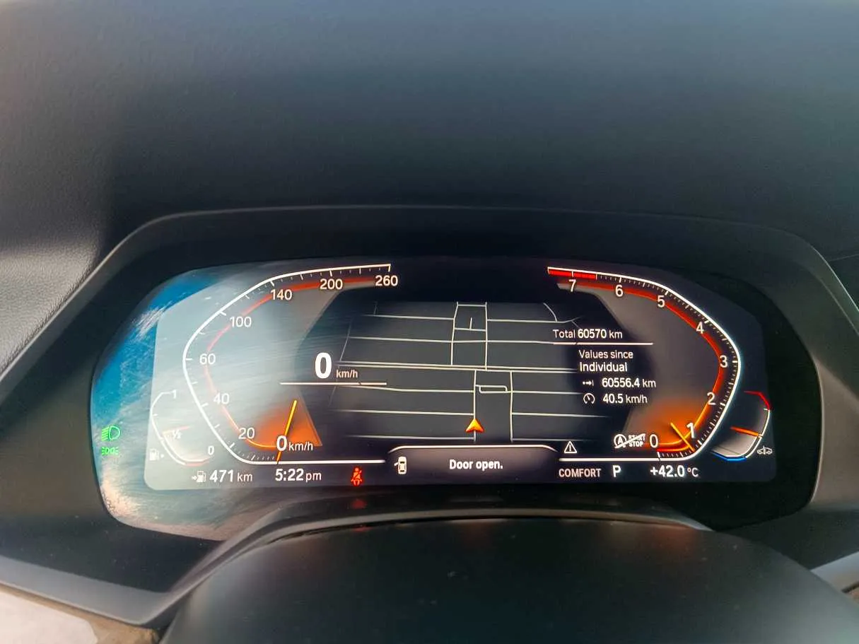 Car image 27