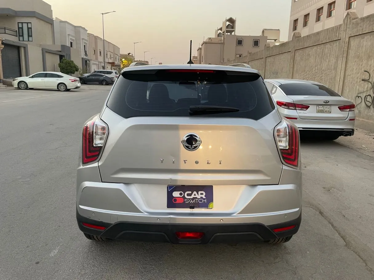 Car image 6