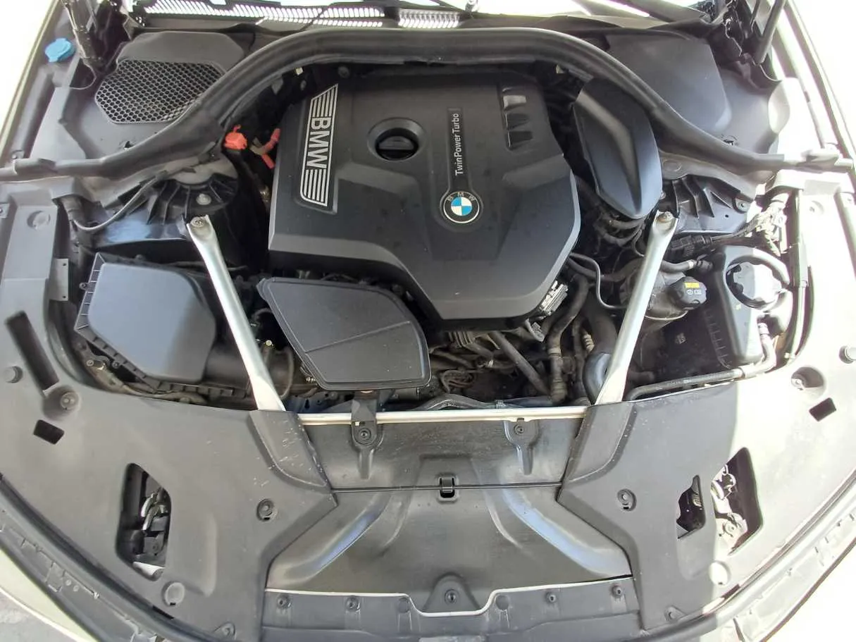 Car image 21