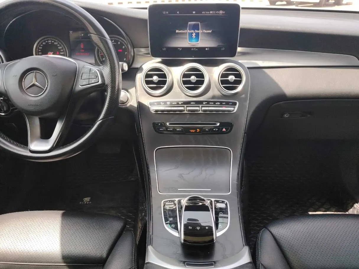 Car image 18