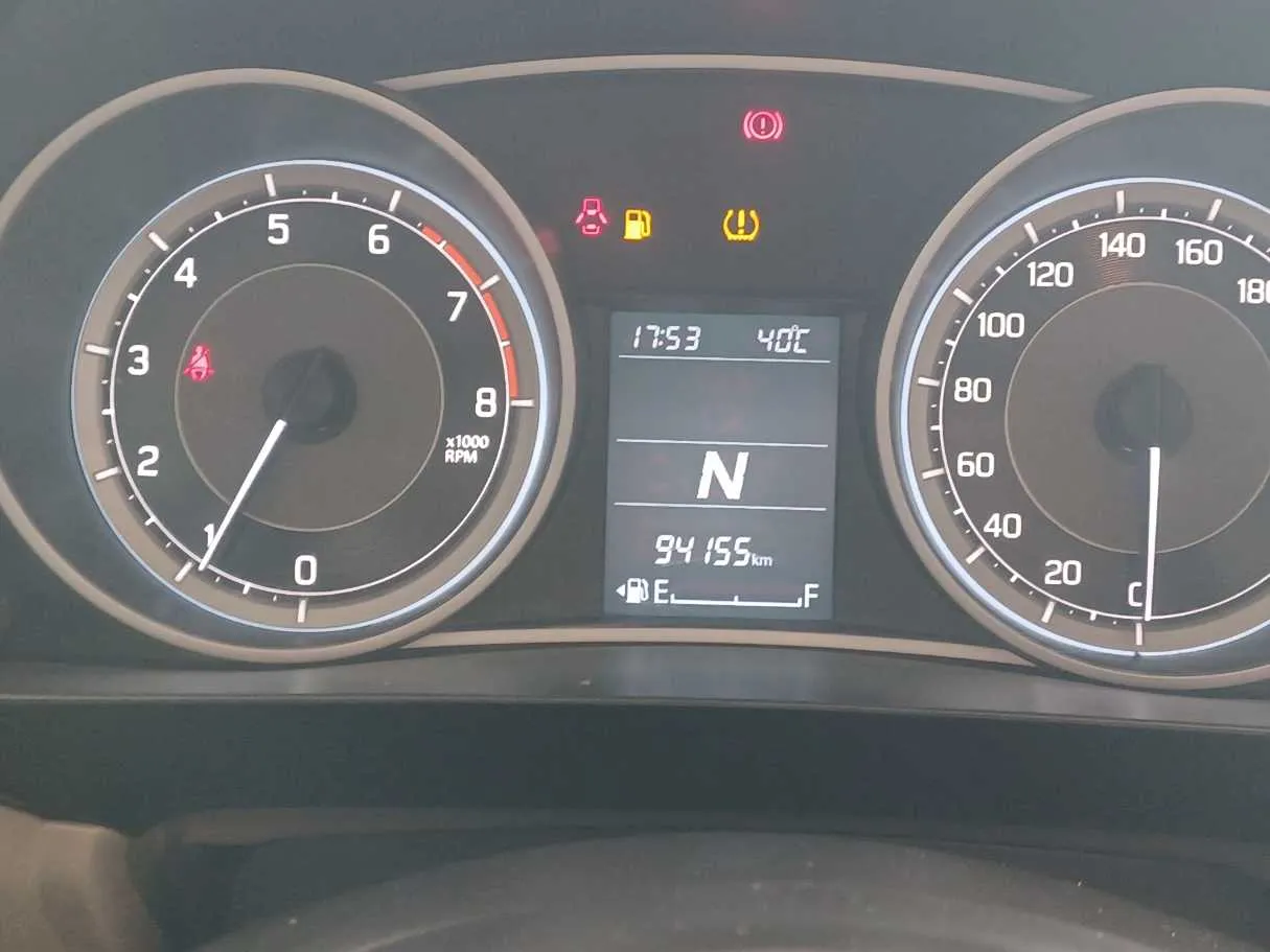 Car image 17