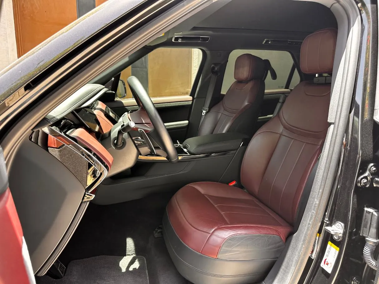 Car image 13