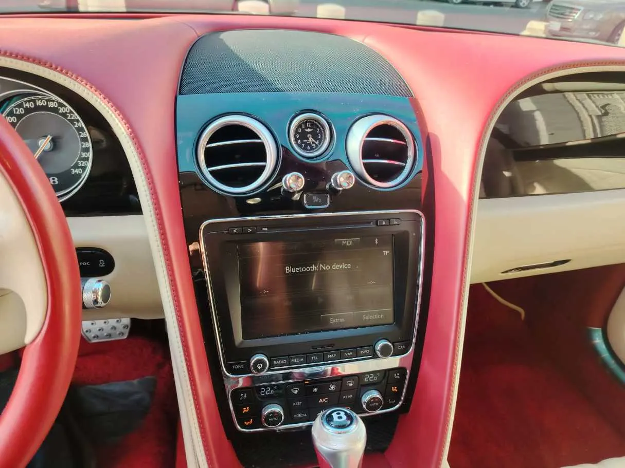 Car image 26