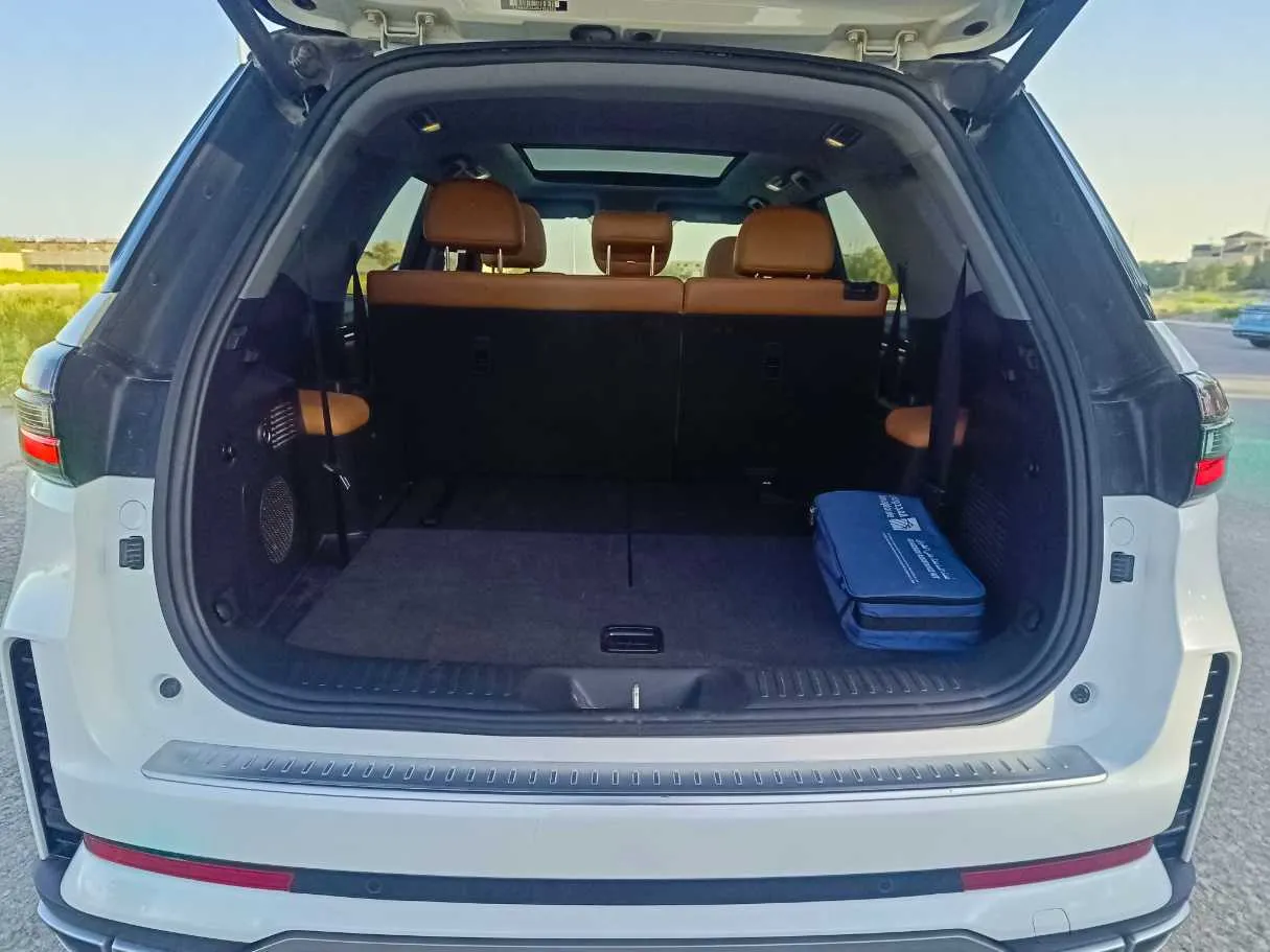 Car image 32