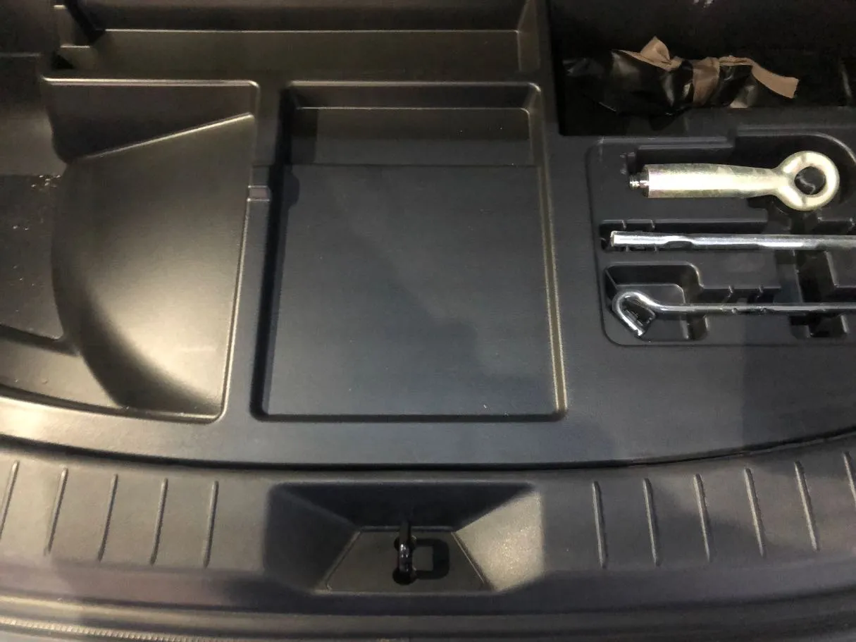 Car image 22