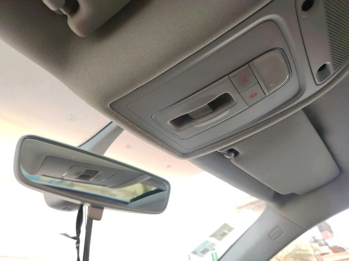Car image 33