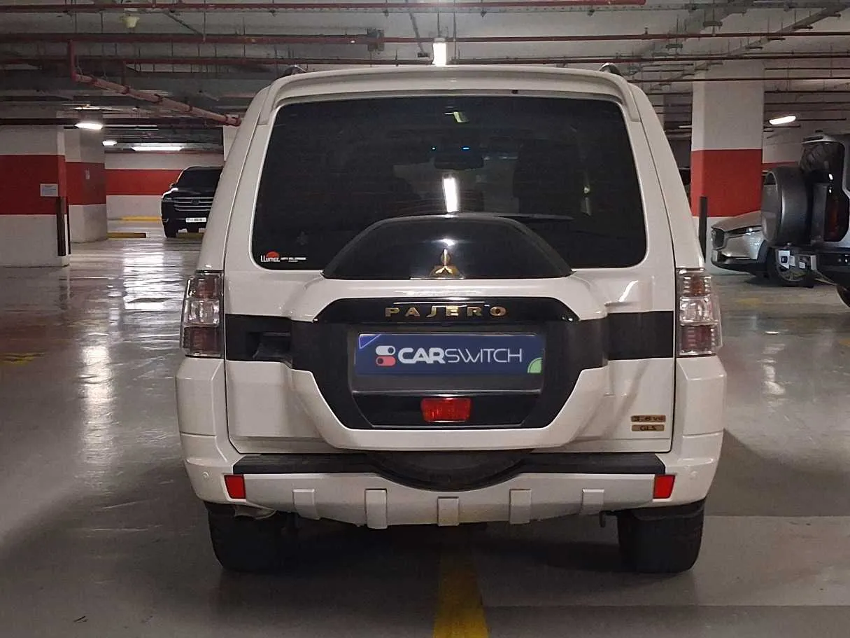 Car image 6