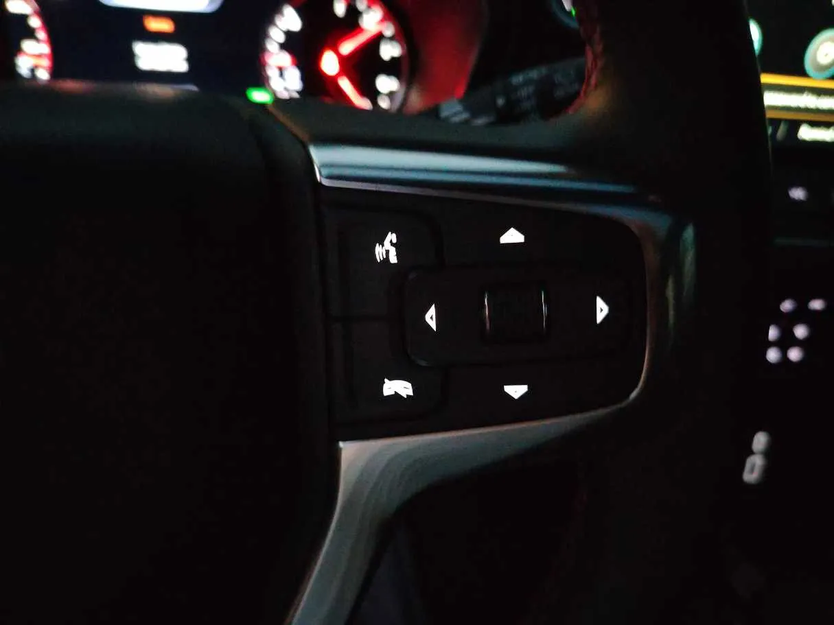 Car image 40