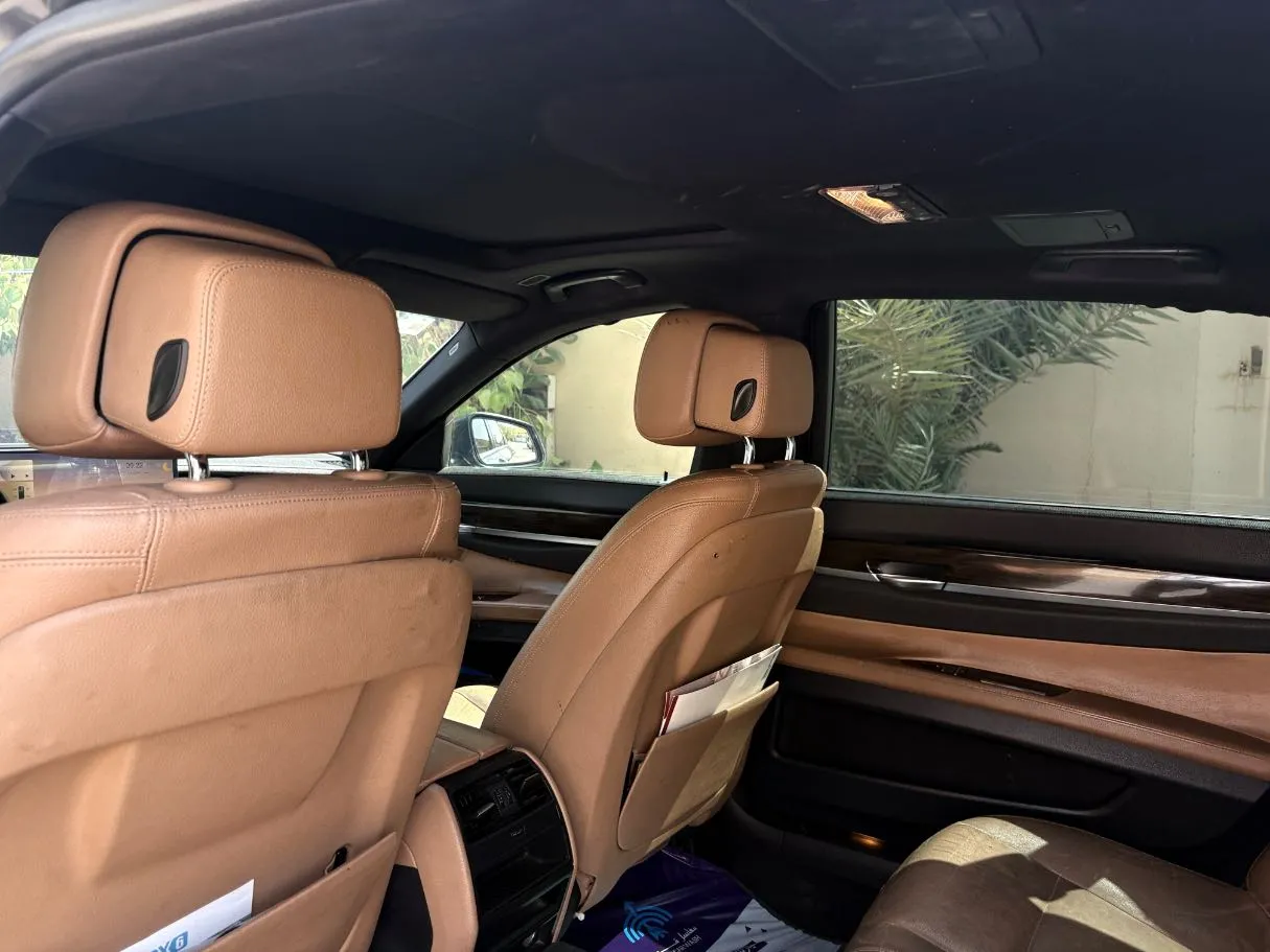 Car image 17