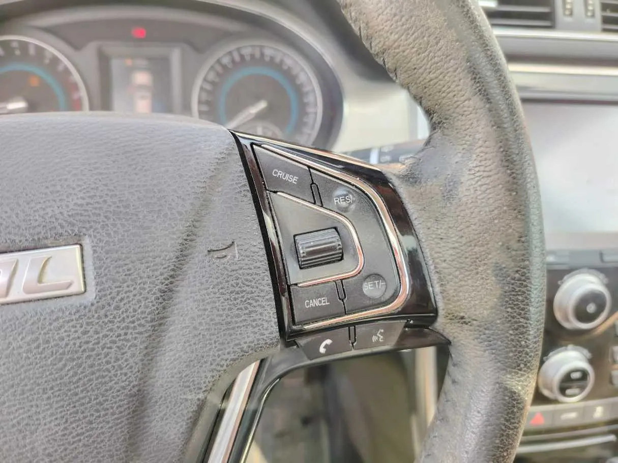 Car image 30