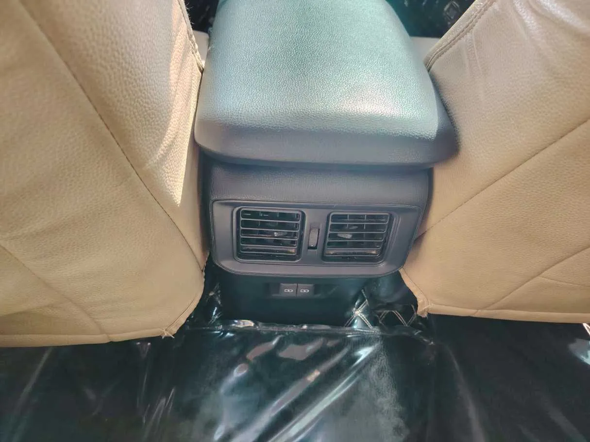 Car image 31