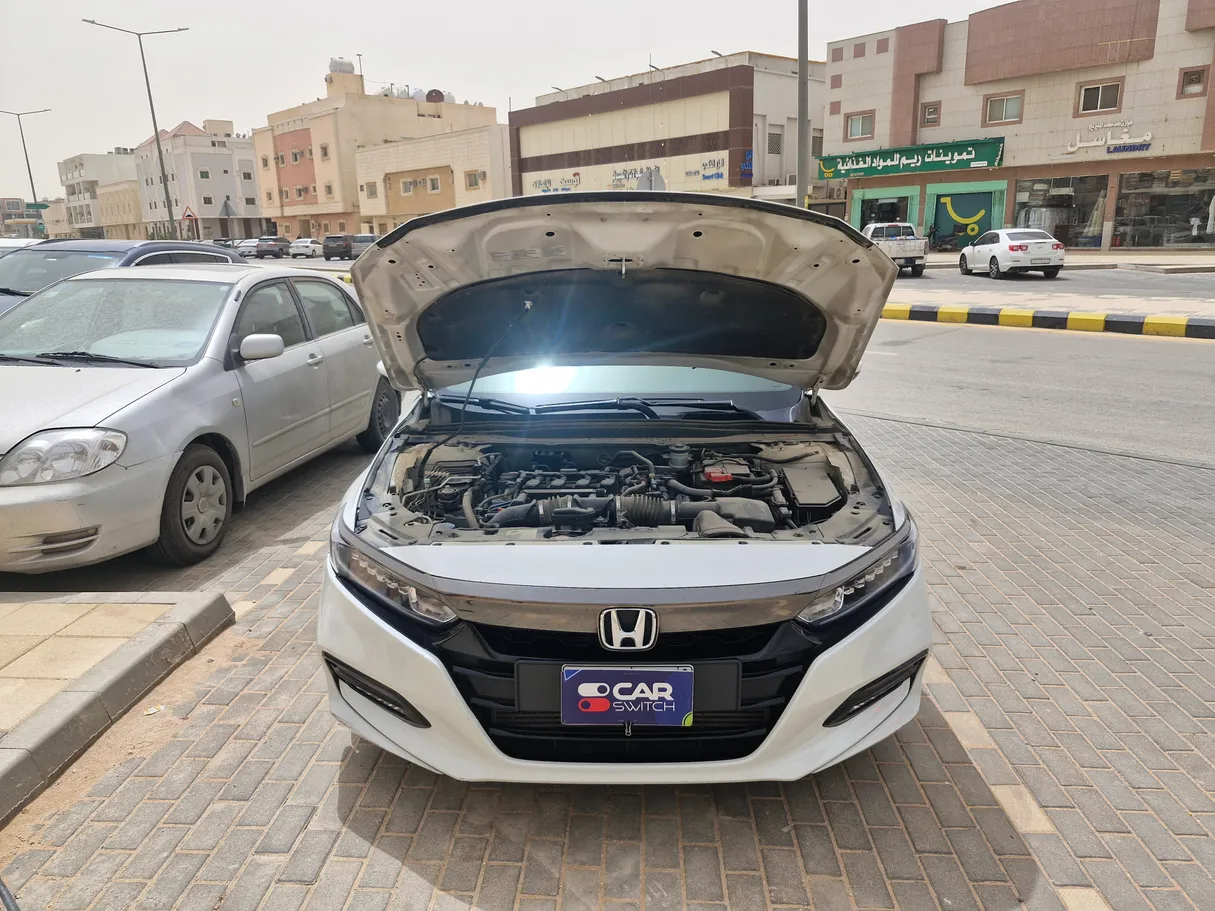 Car image 25