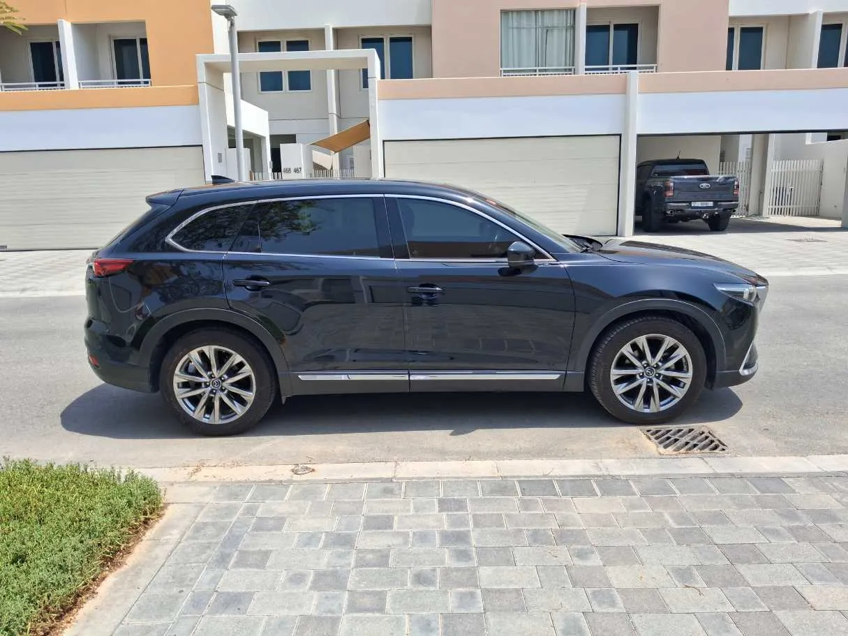 Car image 8