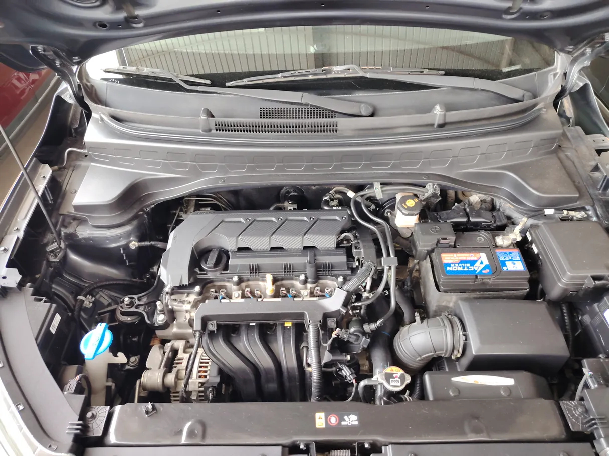 Car image 27