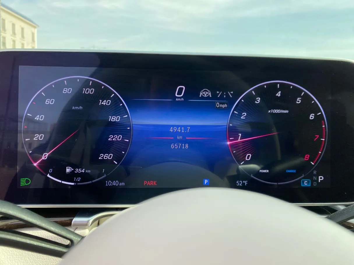 Car image 20
