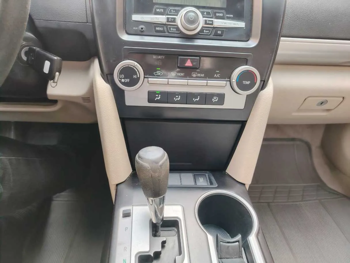 Car image 26