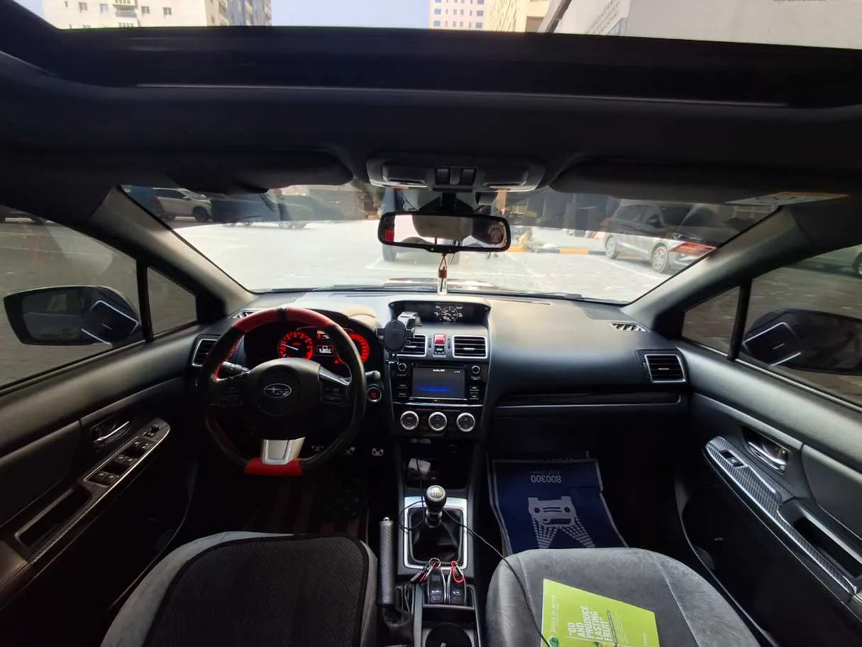 Car image 14