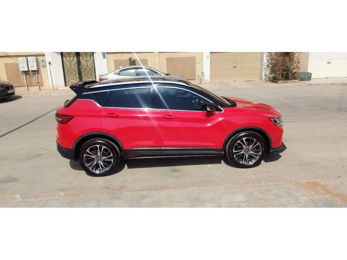 Car image 4