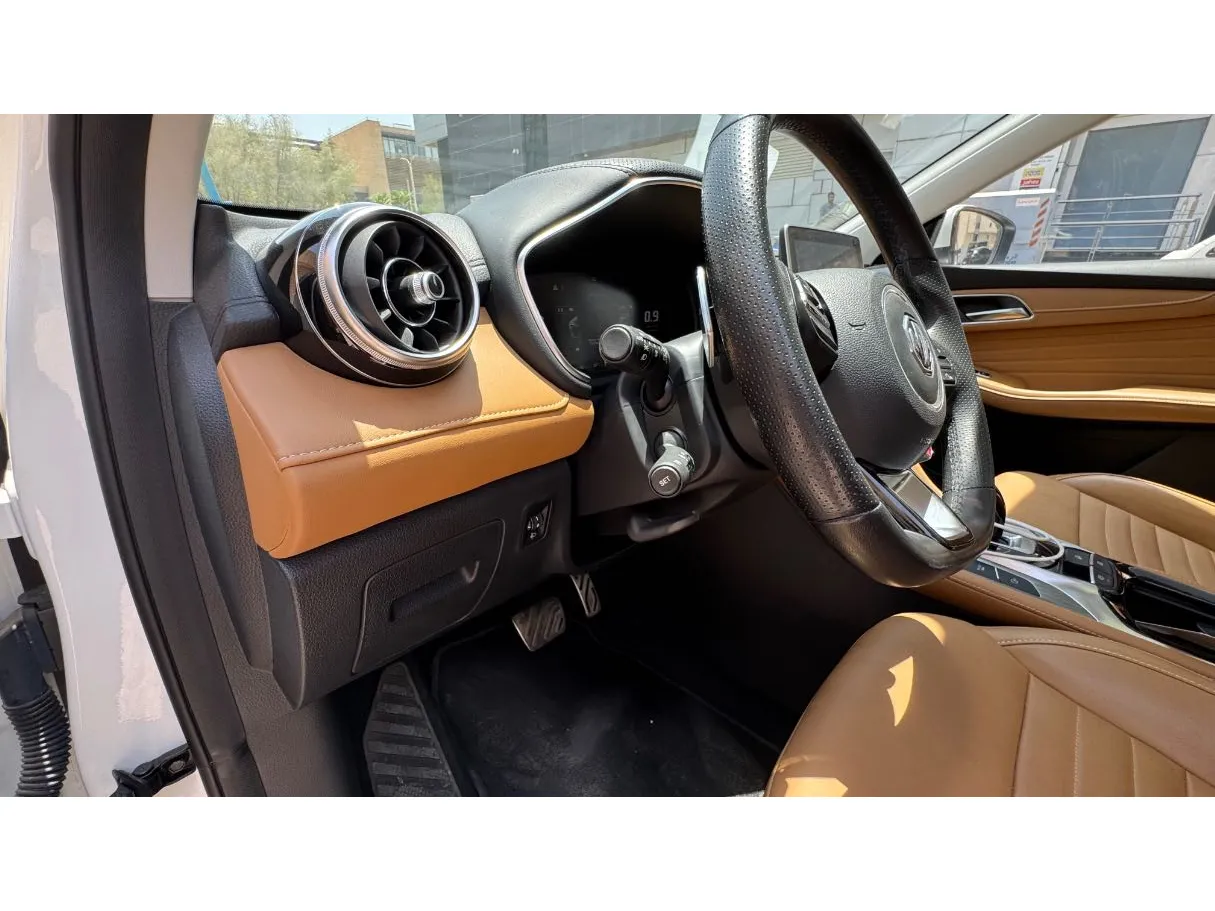 Car image 23