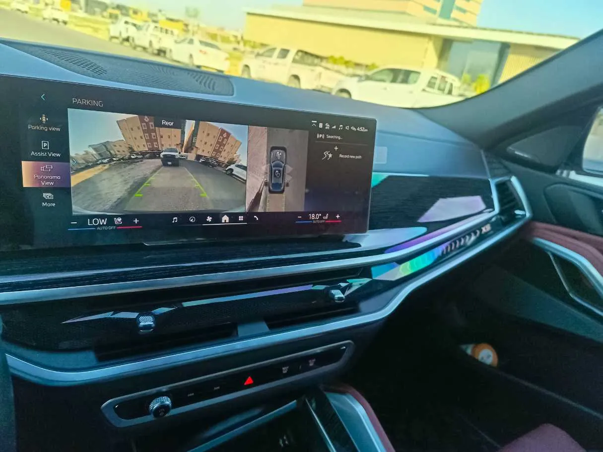 Car image 30