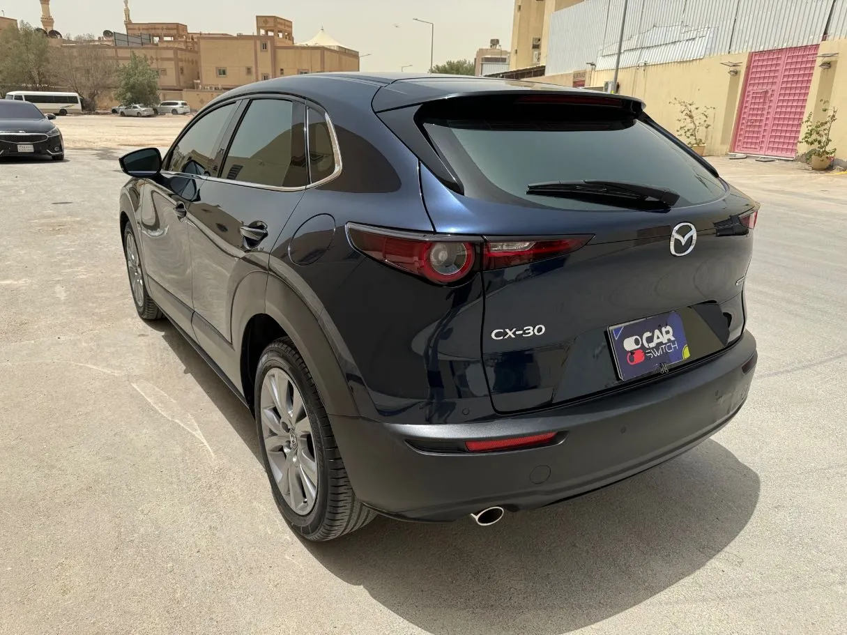 Car image 7